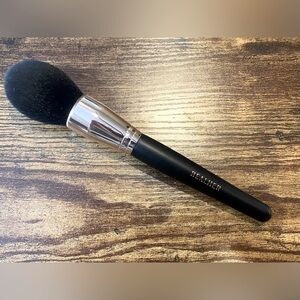 REALHER “Love what you do” Powder Makeup Brush NEW